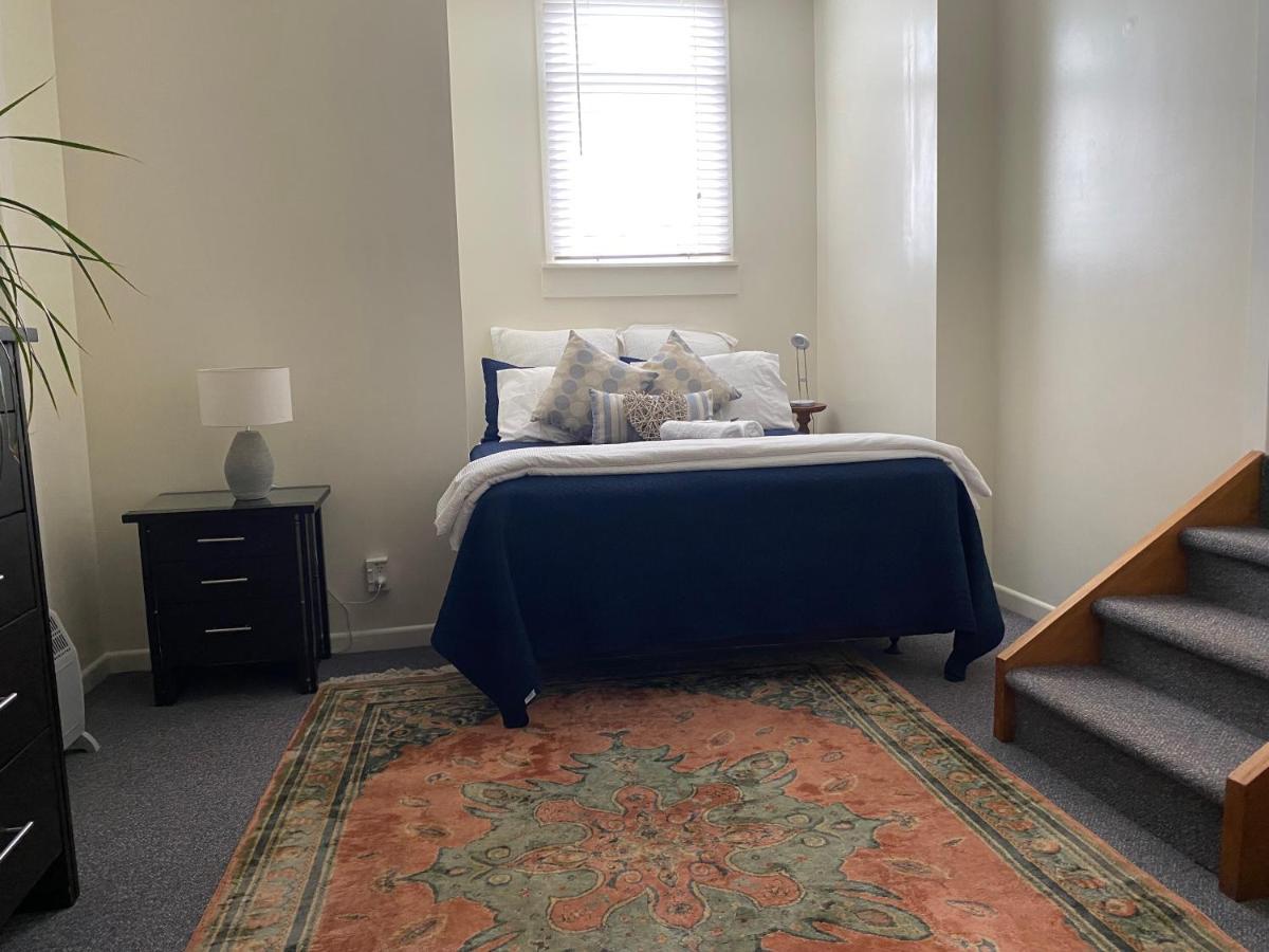Private, Comfortable Studio. Уелингтън Екстериор снимка